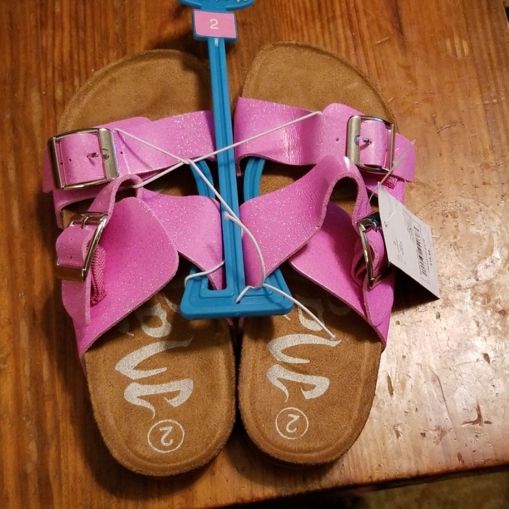 Mad love for bed sandals